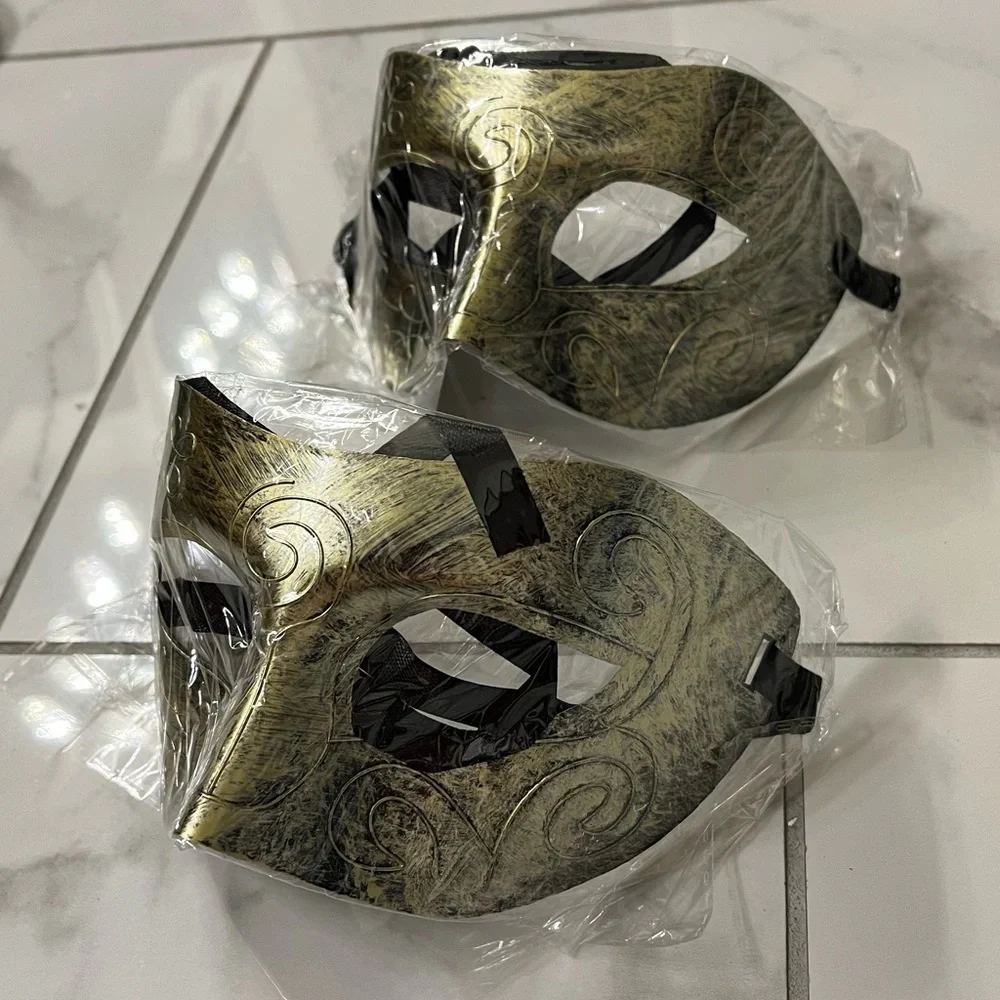 Gold Venetian-Style Men's Face Mask - Unbranded